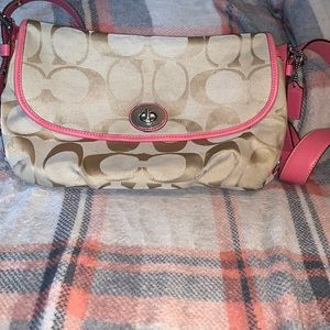 Coach signature flap tan/pink hobo handbag